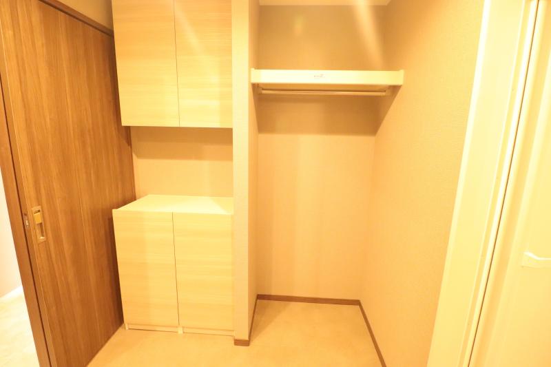 収納　脱衣所の収納　実際のお部屋とは色が異なります。