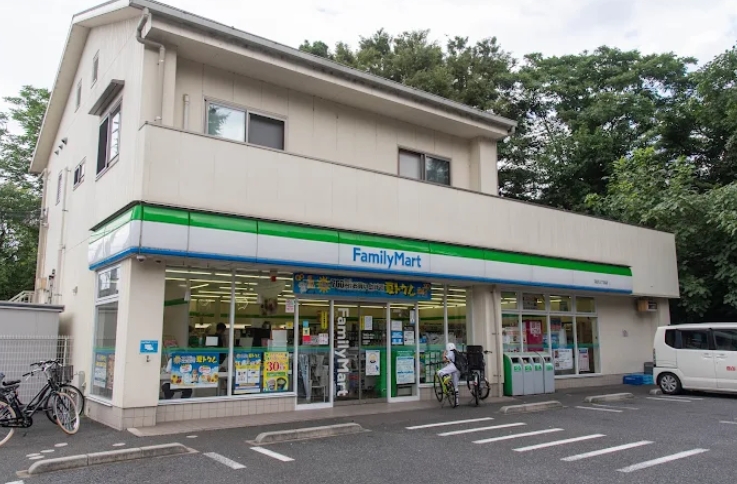 コンビニ　ファミリーマート羽沢三丁目店（コンビニ）まで483m