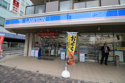 コンビニ　ローソン 尼崎駅前店（コンビニ）まで477m