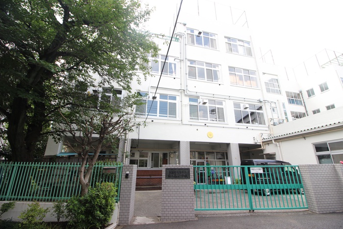 小学校　文京区立指ケ谷小学校（小学校）まで460m