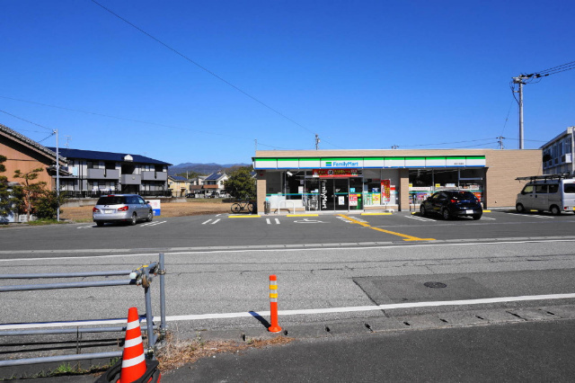 コンビニ　ファミリーマート高知介良店（コンビニ）まで544m