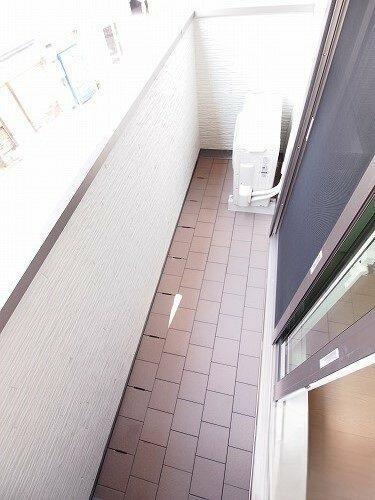 バルコニー　お洗濯にも便利なバルコニー付き