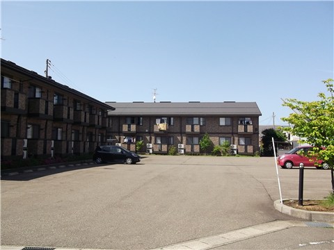 駐車場　広々駐車場
