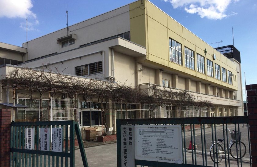 小学校　国立第八小学校（小学校）まで378m