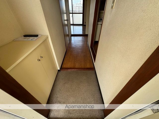 シャトル上杉の玄関写真