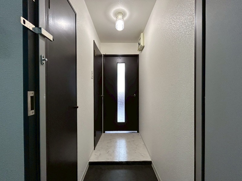 玄関　玄関から見た景色はこちらです。イメージできますか。