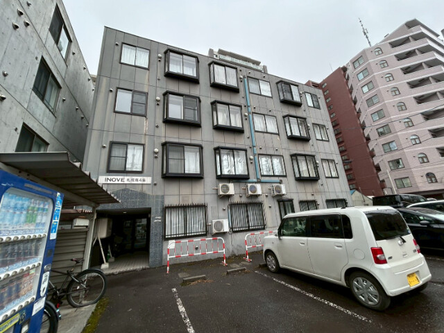 建物外観　札幌市中央区南４条西「ＩＮＯＶＥ札幌南４条」