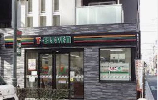 コンビニ　コンビニ（コンビニ）まで371m