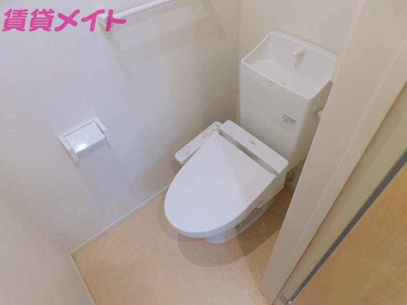 トイレ　同型参考写真です