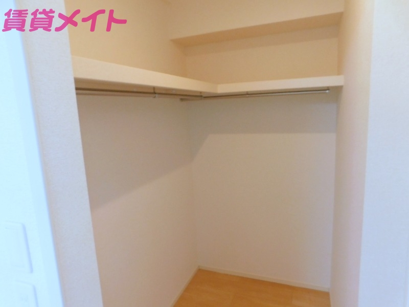 収納　同型参考写真です