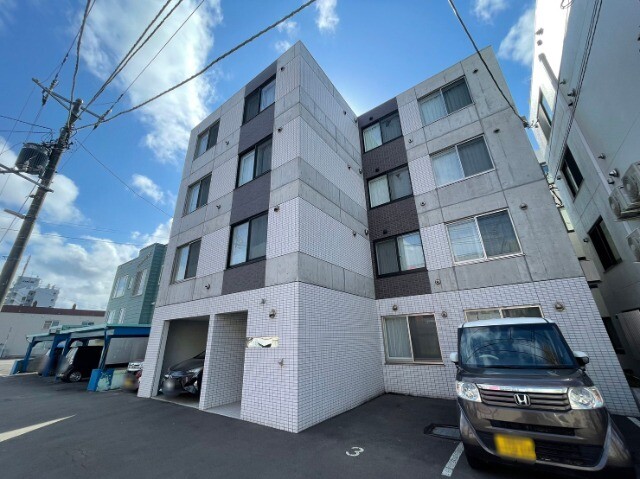 建物外観　札幌市東区北三十三条東「Ｌａｃｏｒｔｅ」