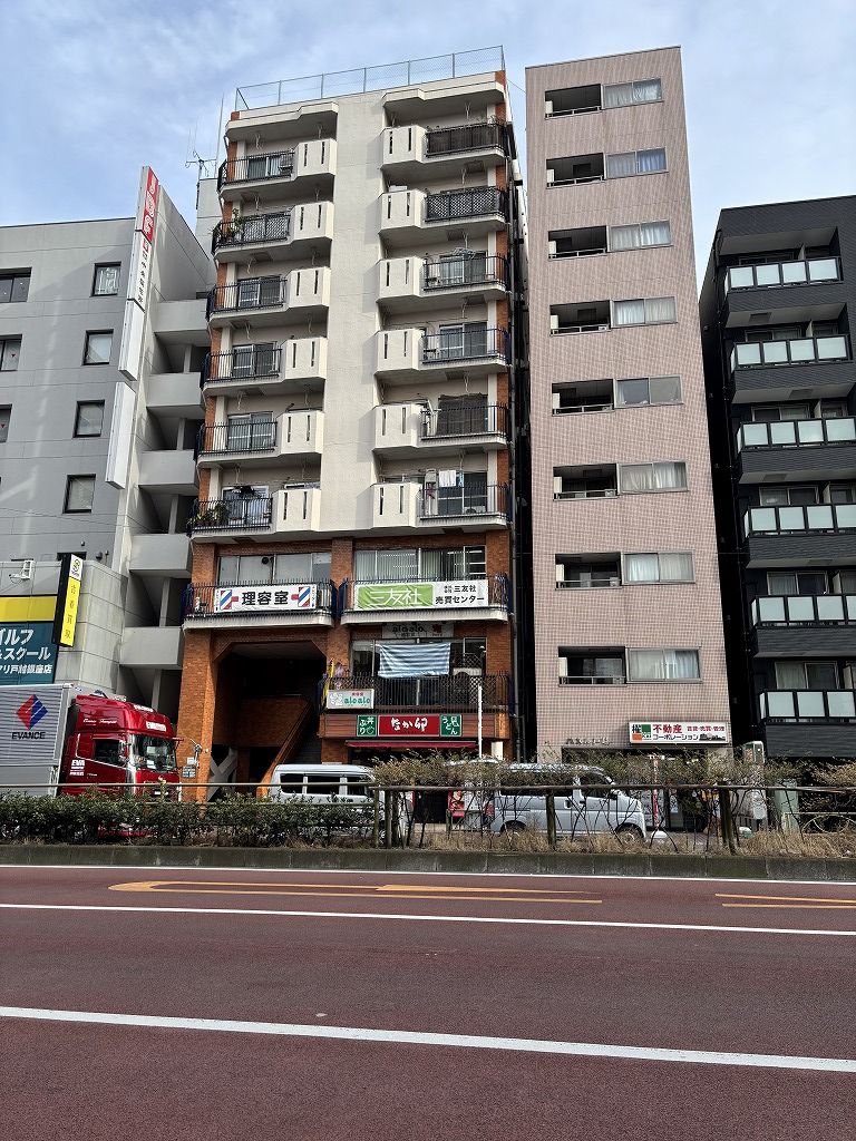 建物外観　戸越銀座商店街すぐ！駅が目の前☆彡