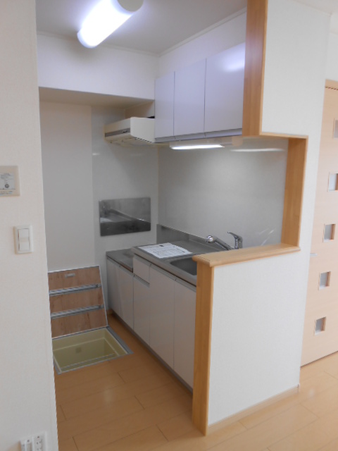 キッチン　ガスコンロ（２口）対応・床下収納庫完備