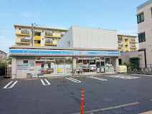 コンビニ　ローソン江北六丁目店（コンビニ）まで200m