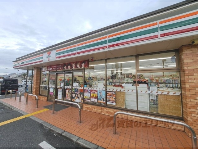 コンビニ　セブンイレブン橿原醍醐町店（コンビニ）まで900m
