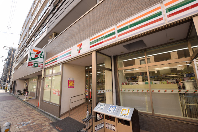 コンビニ　セブンイレブン吹田広芝町店（コンビニ）まで244m