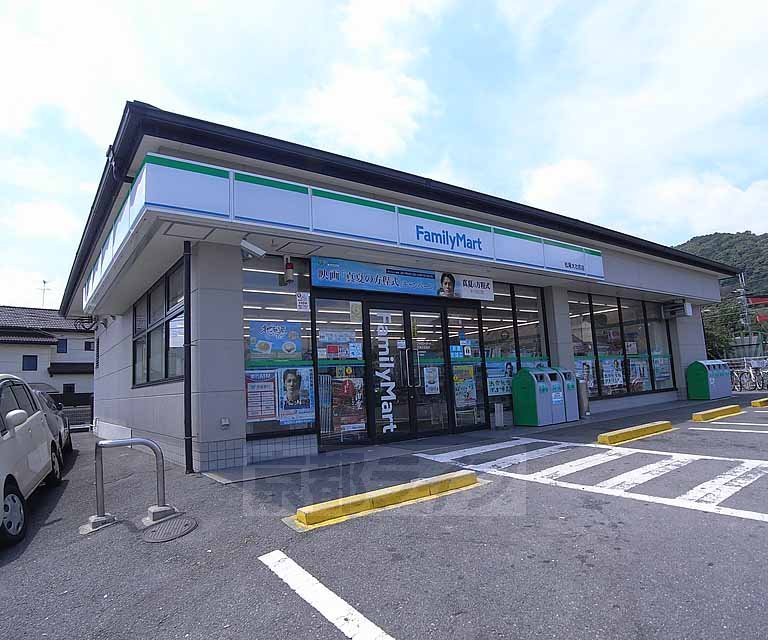 コンビニ　ファミリーマート松尾大社前店（コンビニ）まで500m