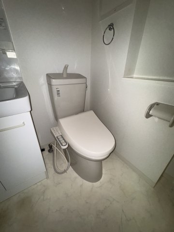 トイレ　ゆったりとした空間のトイレです