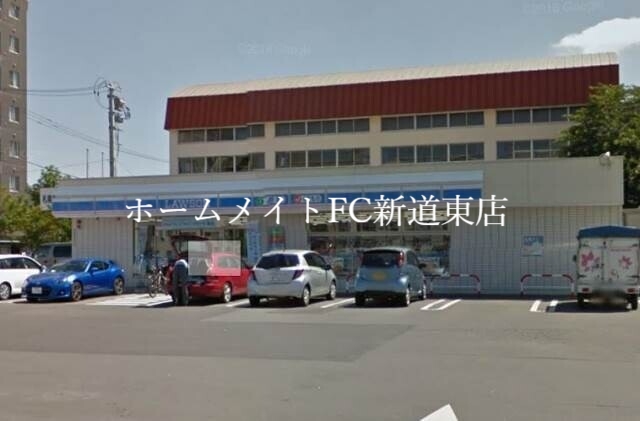 コンビニ　ローソン札幌北22東一丁目店（コンビニ）まで596m