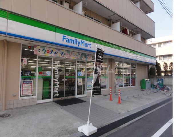 コンビニ　ファミリーマート新田一丁目店（コンビニ）まで513m