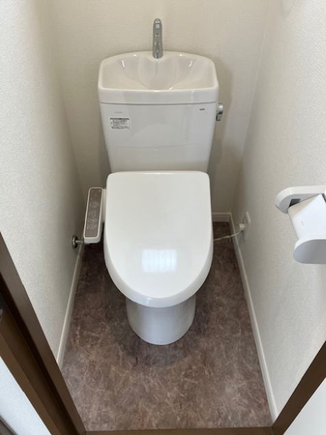 天沼3丁目ガレージハウスのトイレ写真
