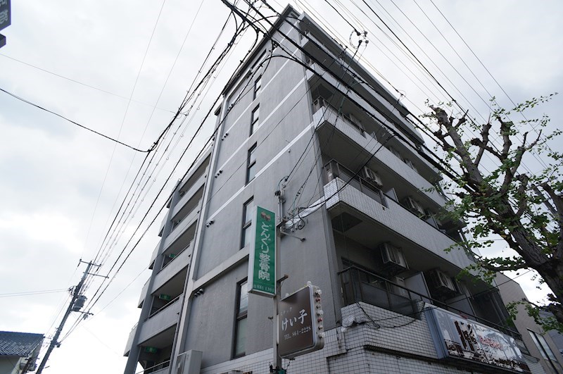 建物外観　丸太町通り沿いにあります★