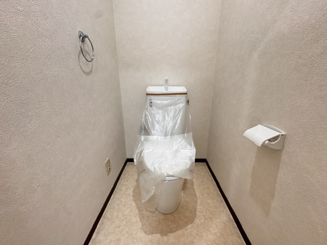 阪急宝塚線 豊中駅 徒歩13分 3階建 築35年のトイレ写真