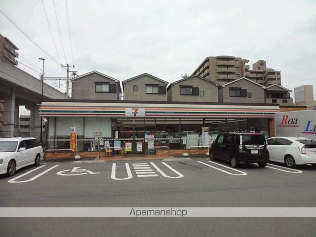 コンビニ　セブンイレブン（コンビニ）まで176m