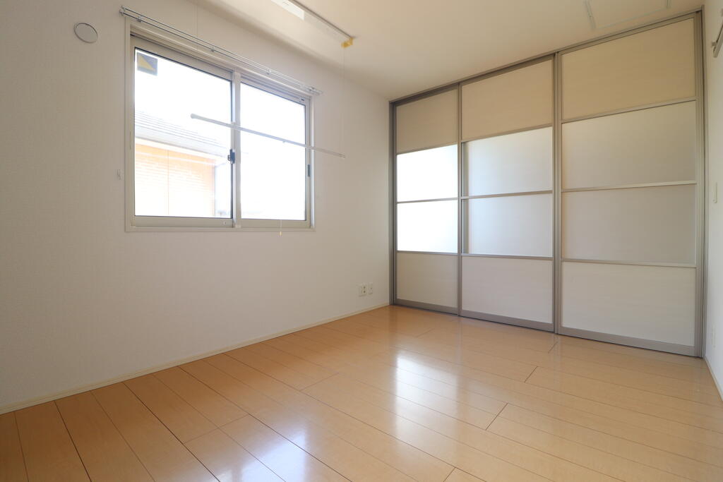 その他部屋・スペース　室内物干し竿付きの6帖の洋室♪