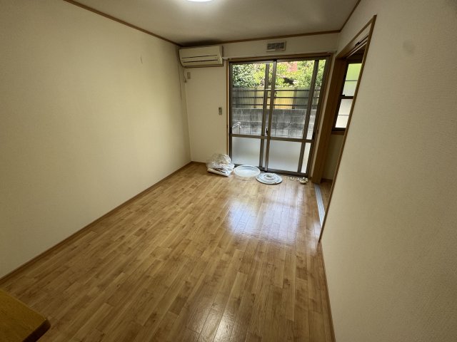 コンフォート双葉 II・IIIの居間写真