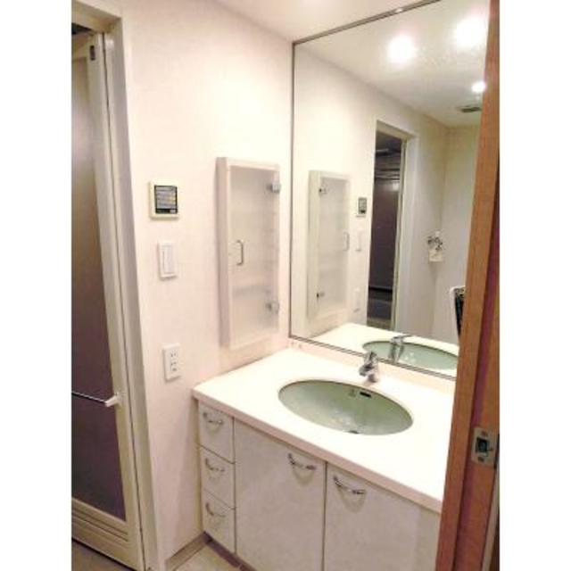 洗面設備　※写真は同タイプ住戸です。