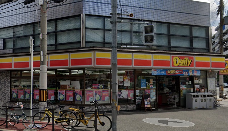 コンビニ　デイリーヤマザキ 淀川西中島店（コンビニ）まで38m