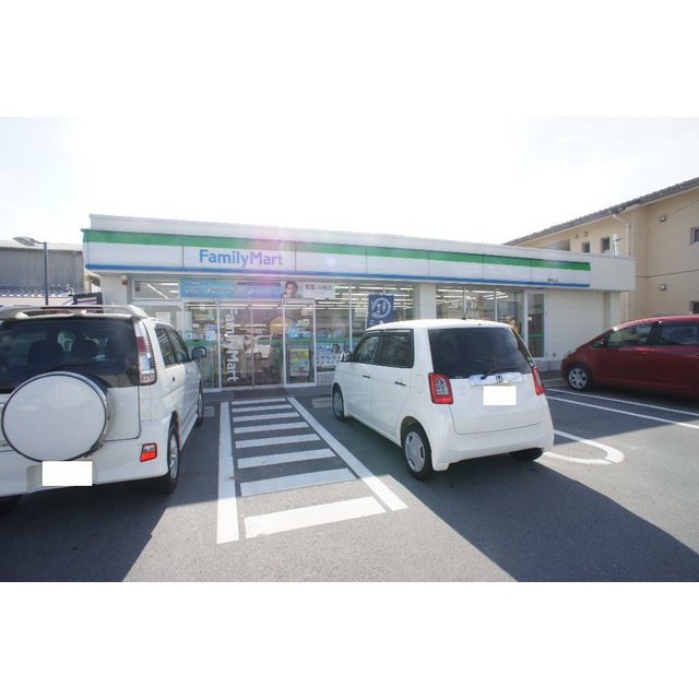 コンビニ　ファミリーマート津城山店（コンビニ）まで350m