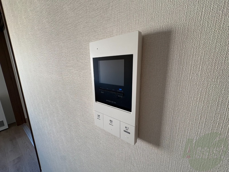 セキュリティ　ＴＶモニター付インターホンです。来客者の顔が見えるので安心！