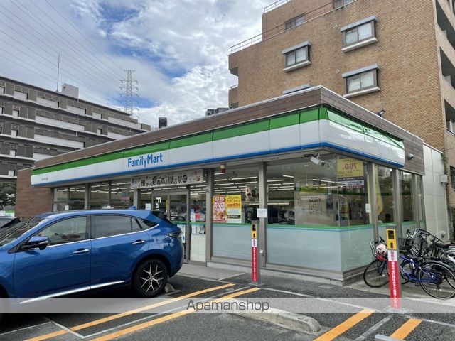 コンビニ　ファミリーマート（コンビニ）まで808m