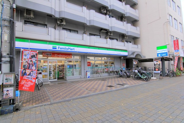 コンビニ　ファミリーマート松山平和通り店（コンビニ）まで95m