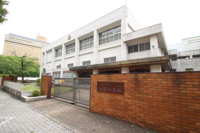 小学校　名古屋市立御園小学校（小学校）まで900m