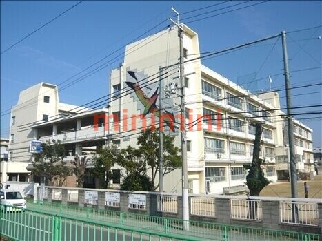 中学校　茨木市立天王中学校（中学校）まで881m