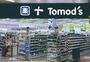 ドラックストア　トモズ横浜岡野店（ドラッグストア）まで1001m
