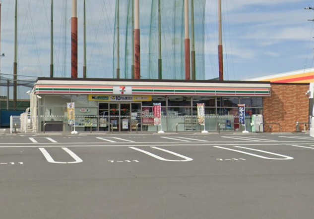 コンビニ　セブンイレブン倉敷上富井店（コンビニ）まで810m