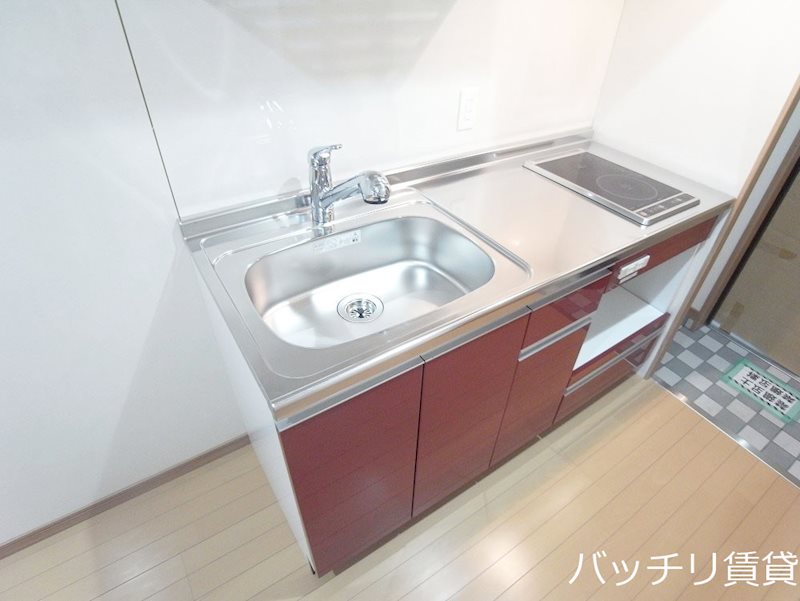 キッチン　画像は同型イメージの為、現況を優先いたします。