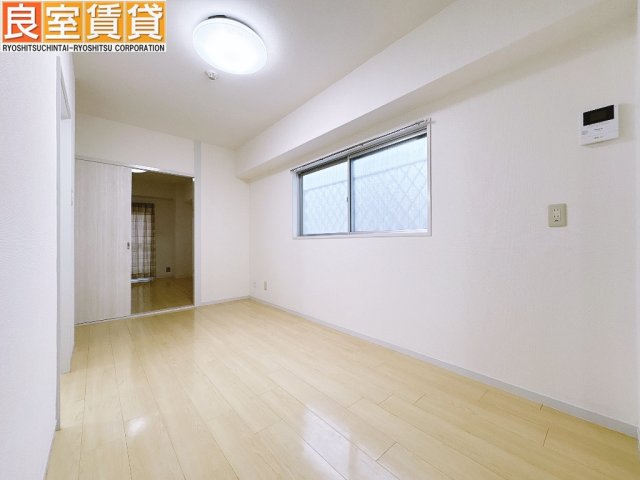 居室・リビング　LDK   8帖