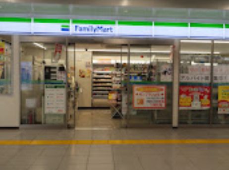 コンビニ　ファミリーマート京成曳舟駅構内店（コンビニ）まで144m