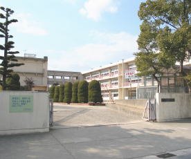 小学校　あま市立伊福小学校（小学校）まで416m