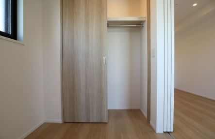 収納　写真は同タイプ住居です。