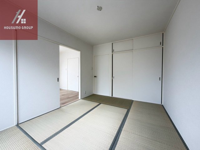 その他部屋・スペース　開放的な寝室です