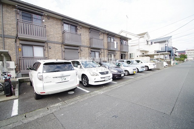 駐車場　敷地内駐車場完備