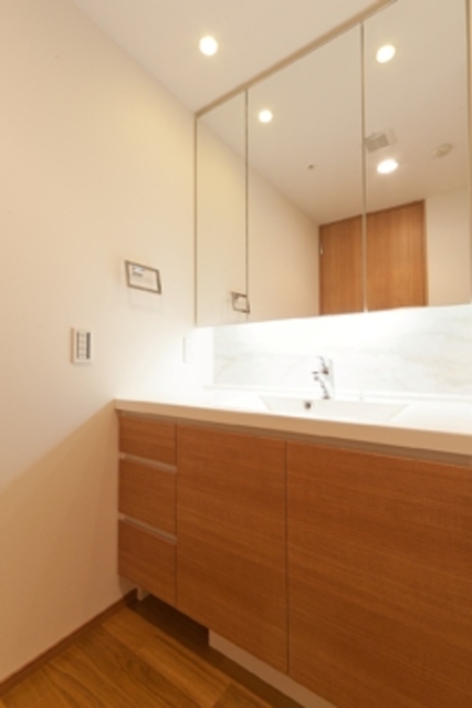 洗面設備　※写真は同タイプ住戸です。