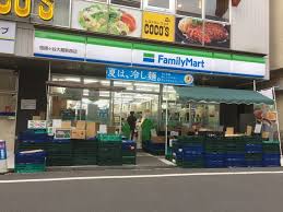 コンビニ　ファミリーマート 祖師ヶ谷大蔵駅西店（コンビニ）まで680m