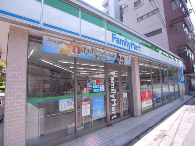 コンビニ　ファミリーマート（コンビニ）まで160m